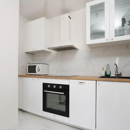 Renovated Metro, Parking Included, Near Porte Versaille *